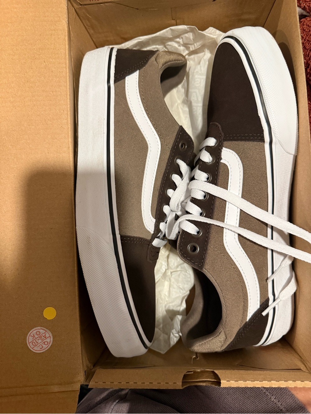 Vans Men's Brown and White Old Skool Sneakers